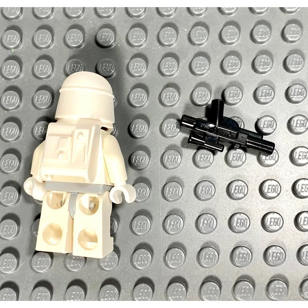 Lego Minifigure Star Wars from Set 8084 Snowtrooper, Hoth Stormtrooper Blaster